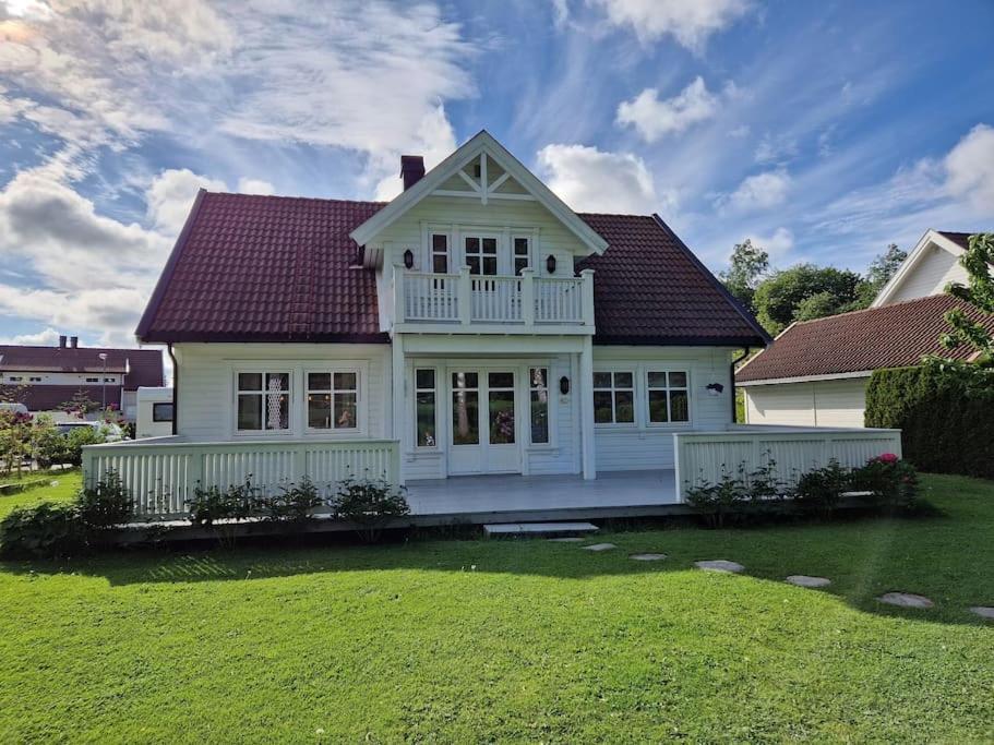 Hus Pa Sorlandet - Grimstad Grimstad  Ngoại thất bức ảnh